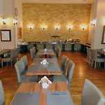 Europa Plaza فندق
