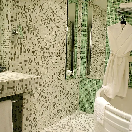 Отель Europa Plaza