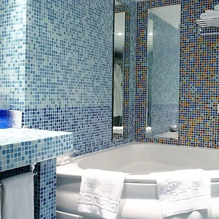 Europa Plaza Hotel 3*