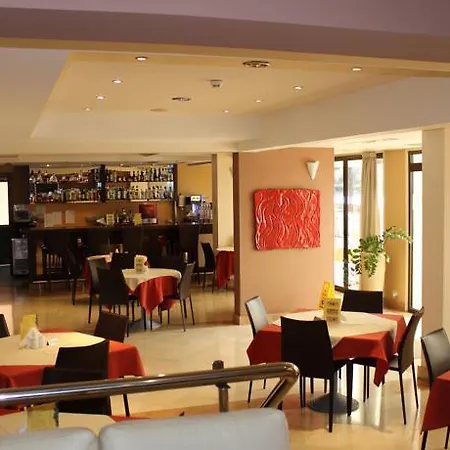 Отель Europa Plaza 3*