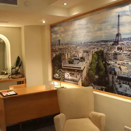 Europa Plaza Hotel 3*